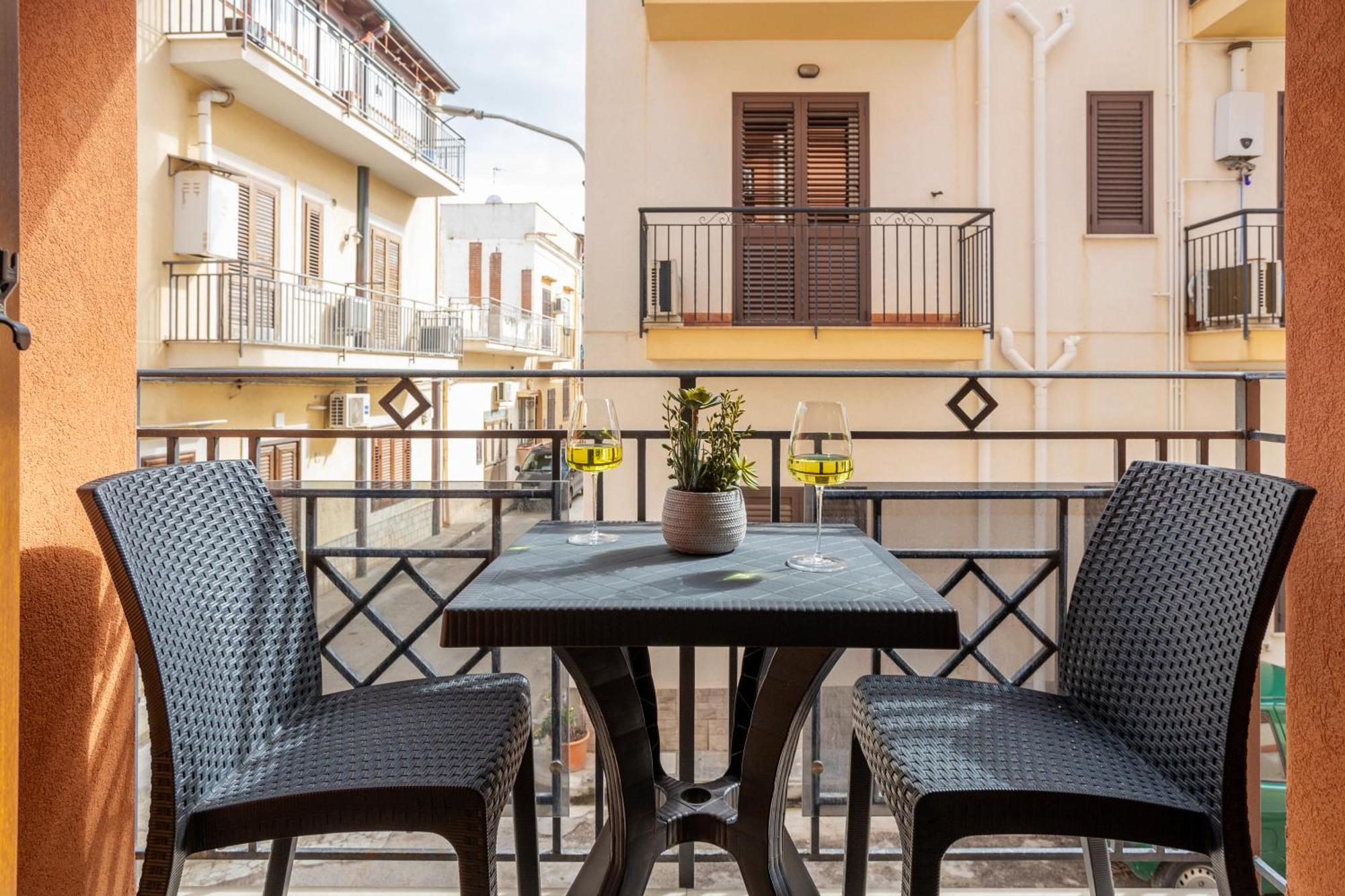 Azzurra Apartments Balestrate Buitenkant foto